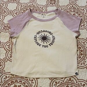 Billabong Women’s Crop Cream and Lavender Raglan Tee Surf Skate T-shirt Large